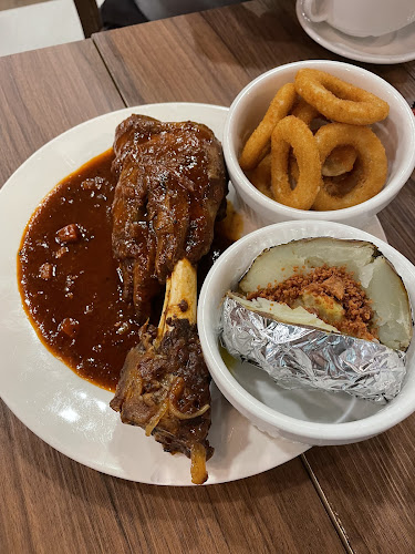 Opinii despre Astons Specialities @ Bukit Indah în Johor Bahru - Gastronomi dan perhotelan