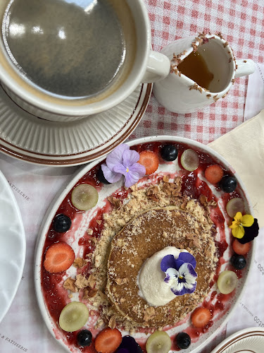 Utoo Boho Cafe & Patisserie - Gastronomi dan perhotelan