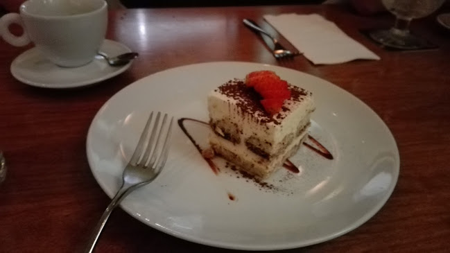 Sweetwater Mediterranean - Gastronomi dan perhotelan