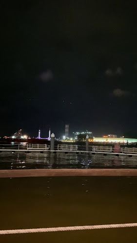 Comentarii opinii despre Bytes Cafe Duyong Marina & Resort