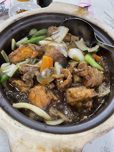 Uncle Ng Restaurant 皇廷囍宴海鲜酒家