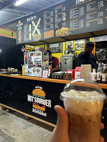 Mits Burger, Taman Melaka Baru, 75350 Batu Berendam, Malacca