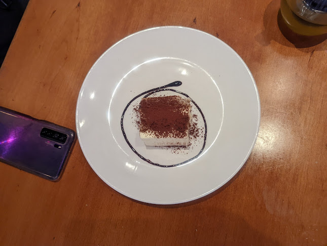 Gianni's Trattoria - Gastronomi dan perhotelan