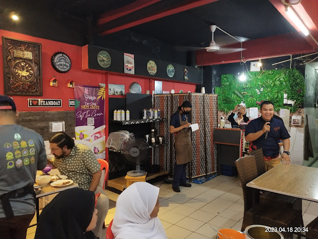 Opinii despre Ann Steamboat & Grill House în Parit Buntar - Gastronomi dan perhotelan