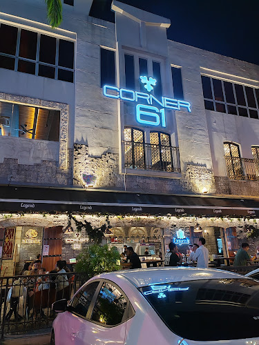 Comentarii opinii despre Corner 61