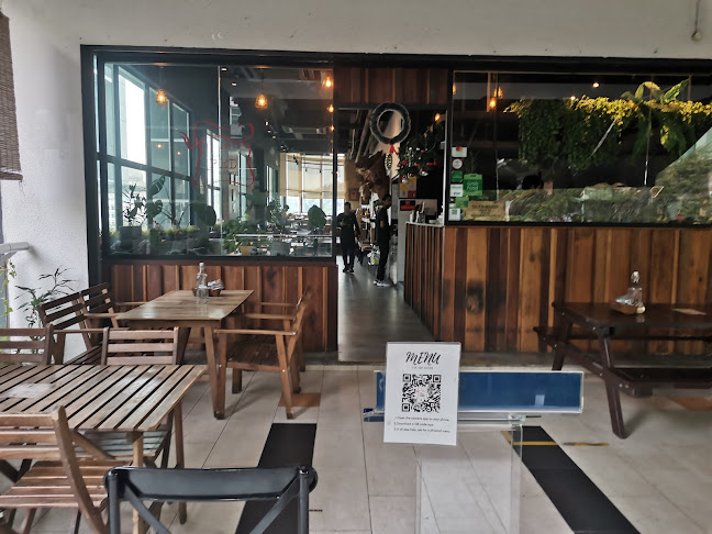 The Red Beanbag - Gastronomi dan perhotelan