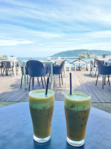 Opinii despre Poolside Bar în Kota Kinabalu - Gastronomi dan perhotelan