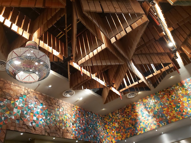 Nando's Aman Central - Gastronomi dan perhotelan