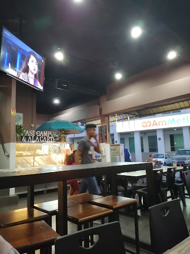 Warong Makan Makan - Gastronomi dan perhotelan