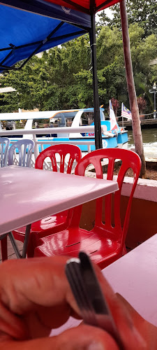 Comentarii opinii despre Nasi Lemak Kampung Morten River Line