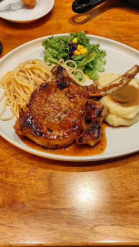 AnMour Cafe SS2 PJ - Gastronomi dan perhotelan