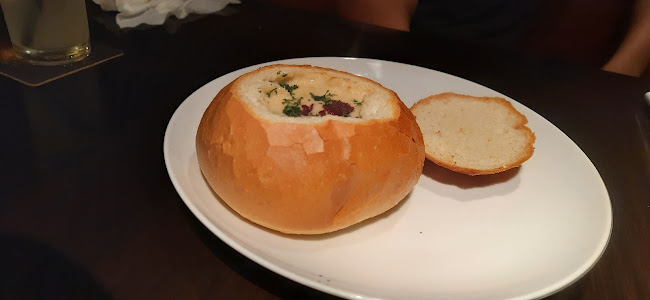 Arthur's Bar & Grill - Gastronomi dan perhotelan