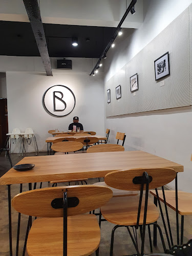 Comentarii opinii despre Teduhan Senja Cafe Sdn.Bhd