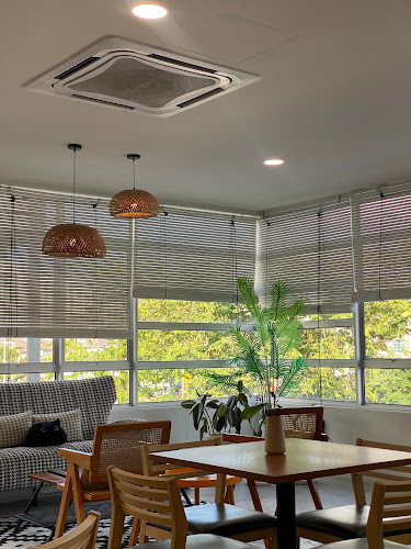 Breathtaking Cafe - Gastronomi dan perhotelan