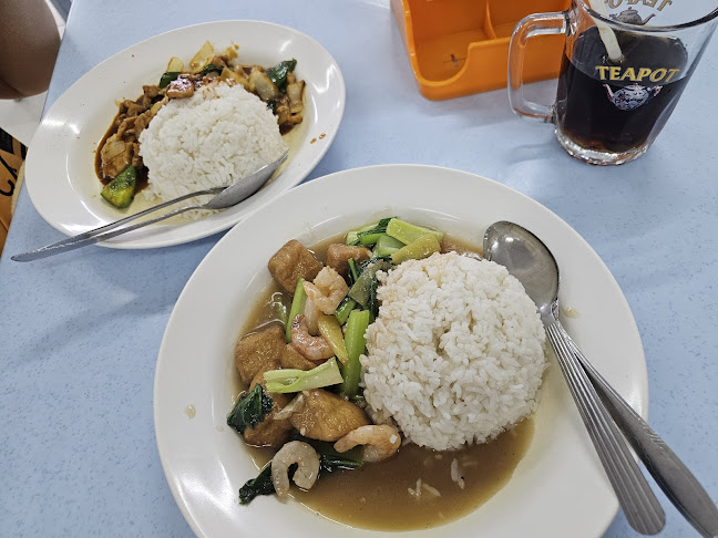 Kedai Makanan Dua Belas