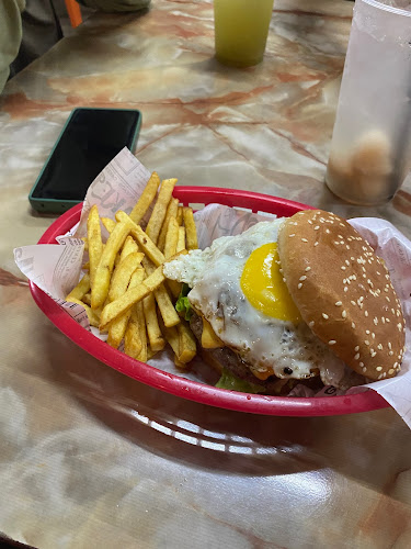 Opinii despre burgerak în Kuantan - Gastronomi dan perhotelan