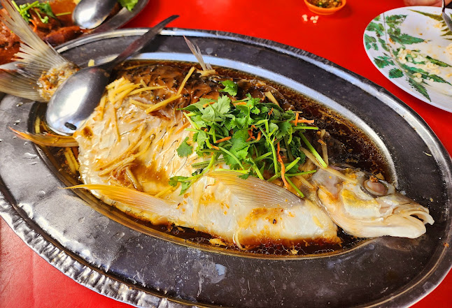 Opinii despre Restoran Chat Sook 冷气七叔玲珑饭店 în Lenggong - Gastronomi dan perhotelan