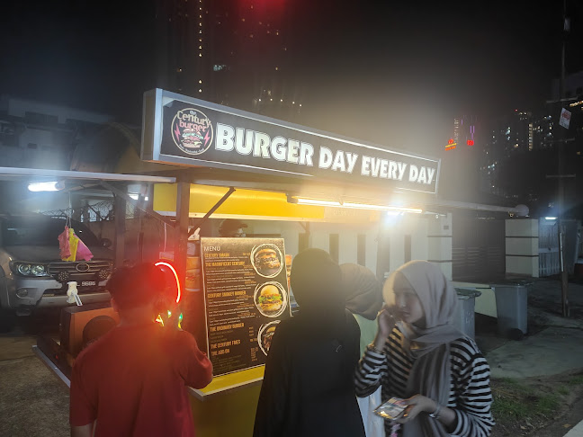 GTR Burger Century JB - Gastronomi dan perhotelan