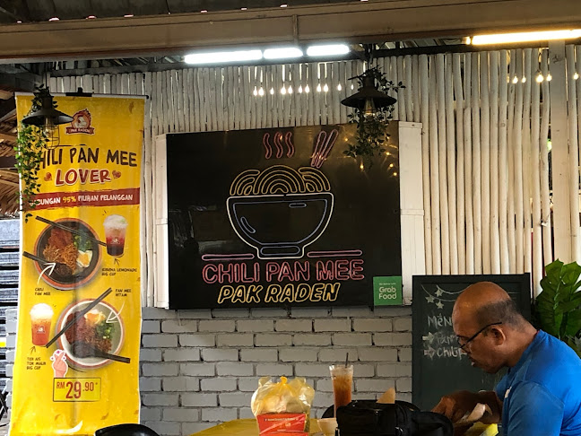 Opinii despre Ayam Gepuk Pak Raden HQ în Alor Setar - Gastronomi dan perhotelan