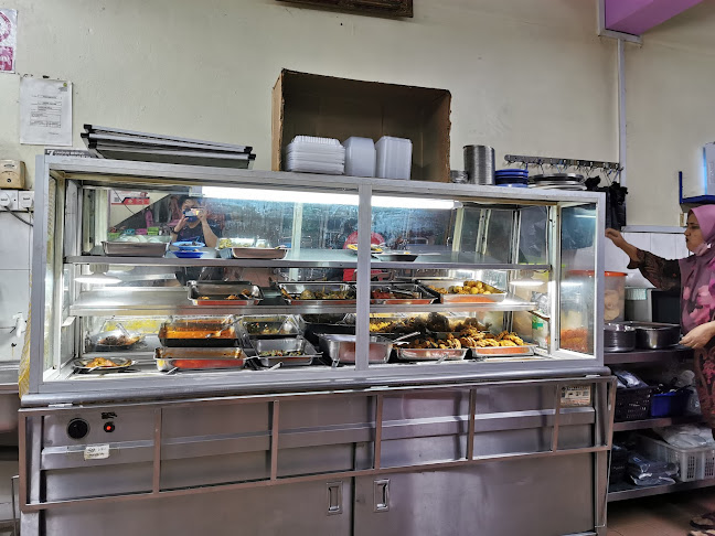 Famous Mama - Bintulu