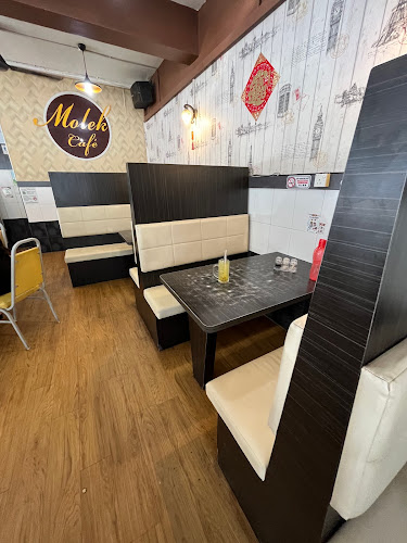 Kafe Molek - Gastronomi dan perhotelan