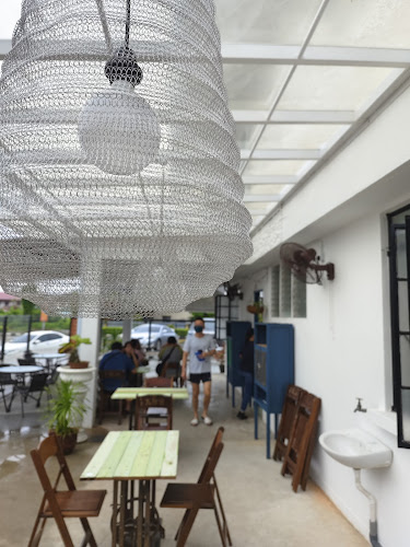 Woopin Kuching 湖滨鱼面 - Gastronomi dan perhotelan