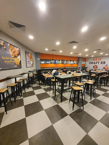 A&W 1st Avenue - Gastronomi dan perhotelan