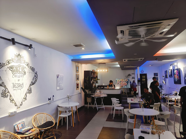Tiber Cafe&Art by Theshkay - Teluk Intan