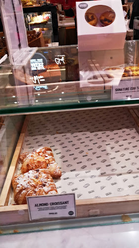 Opinii despre Kenny Hills Bakers (Kiosk), Bangsar Shopping Centre în Kuala Lumpur - Gastronomi dan perhotelan