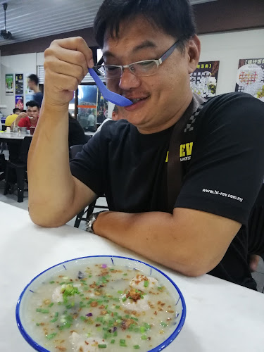 Comentarii opinii despre 7夜 Cafe ,Sibu