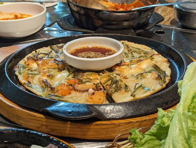 Sisters BBQ Korean Family Restaurant - Gastronomi dan perhotelan