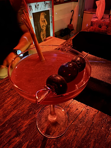 Comentarii opinii despre Her Room