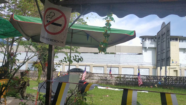 Mom's Prison Corner - Gastronomi dan perhotelan