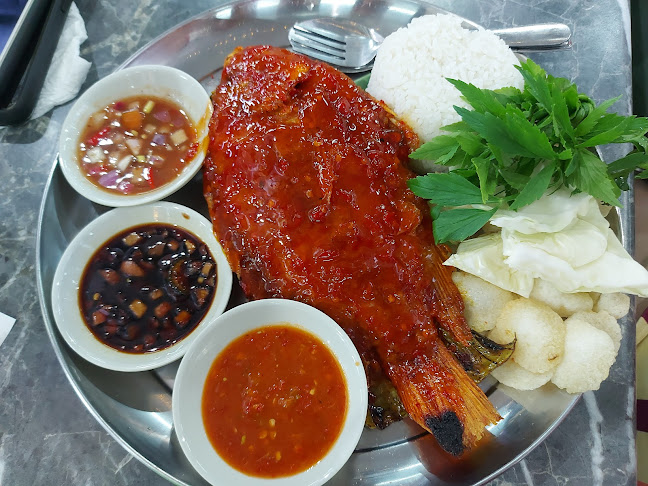 Opinii despre Warong 2000 Petra Jaya în Kuching - Gastronomi dan perhotelan