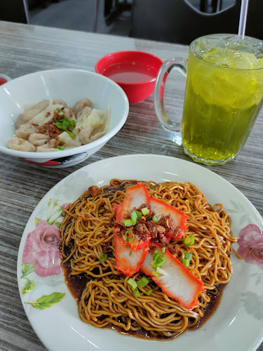 71, Jln Padungan, 93100 Kuching, Sarawak