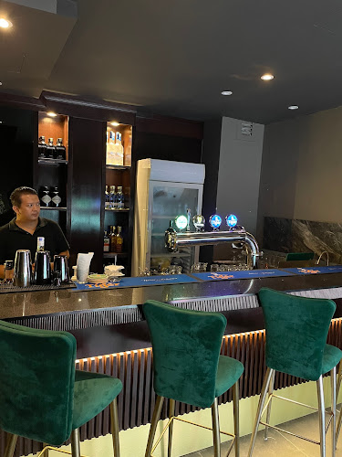 ShackaBoom Restaurant & Bar - Gastronomi dan perhotelan