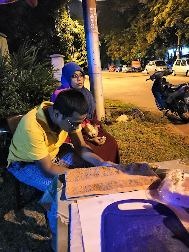 Opinii despre NARAZ Roti John, Burger & Slider în Ayer Keroh - Gastronomi dan perhotelan