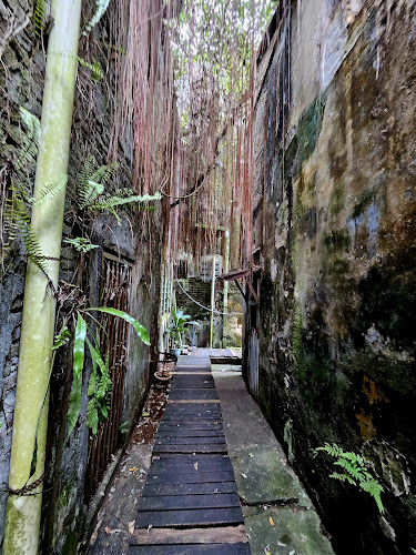 De Cafe & Rest House - Gastronomi dan perhotelan