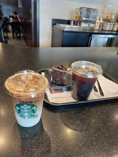 Opinii despre Starbucks Amcorp Tower în Petaling Jaya - Gastronomi dan perhotelan