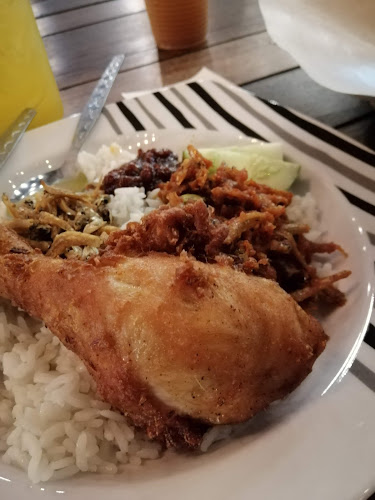 Opinii despre Lepak Luu Food Court în Kuantan - Gastronomi dan perhotelan
