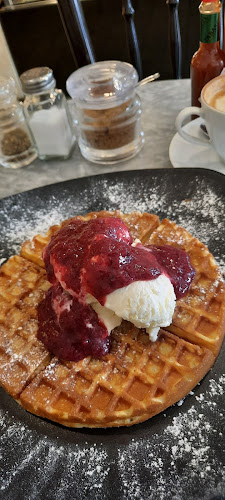 Little Collins cakery & cafe - Gastronomi dan perhotelan