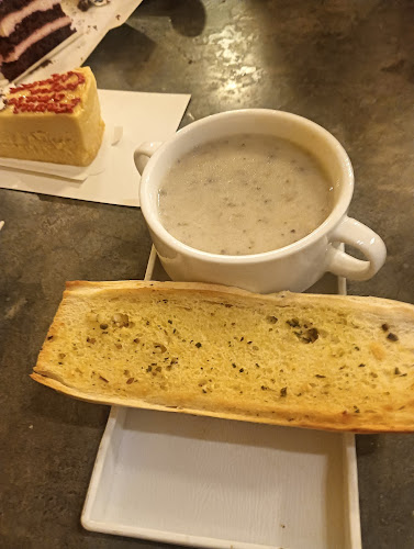 Opinii despre OverStepped Cafe Perdana Heights în Sungai Petani - Gastronomi dan perhotelan