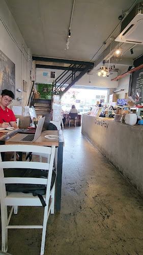 Opinii despre October Coffee Roasters în Kota Kinabalu - Gastronomi dan perhotelan