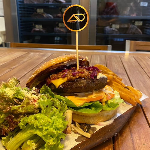 DE, 21, Trivo Jelutong, Seksyen U8, Jln Bazar P U8/P, Bukit Jelutong, 40150 Shah Alam, Selangor