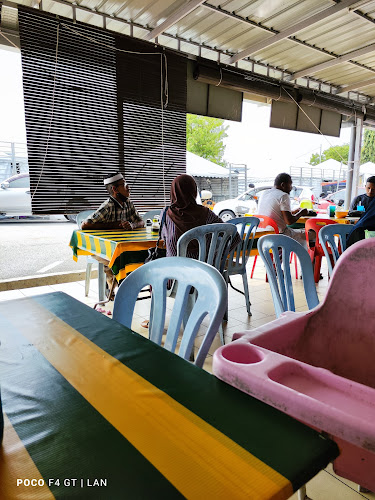 Sayur dan buah pisang - Batu Gajah