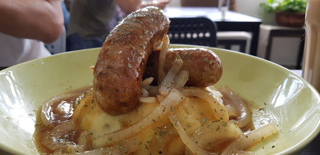 Comentarii opinii despre Sausage KL Cafe & Deli