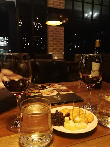 Rewine Bistro & Dine - Gastronomi dan perhotelan