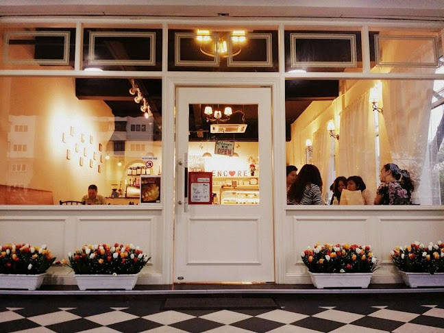 Encore Malaysia - Gastronomi dan perhotelan