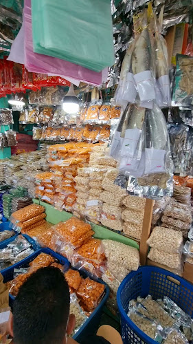 Opinii despre Anjung Kinabalu (AKINA Night Market) în Kota Kinabalu - Gastronomi dan perhotelan