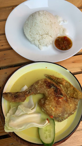 Opinii despre Ayam Penyet Banjir Bandar Medini(Legoland ) în Iskandar Puteri - Gastronomi dan perhotelan